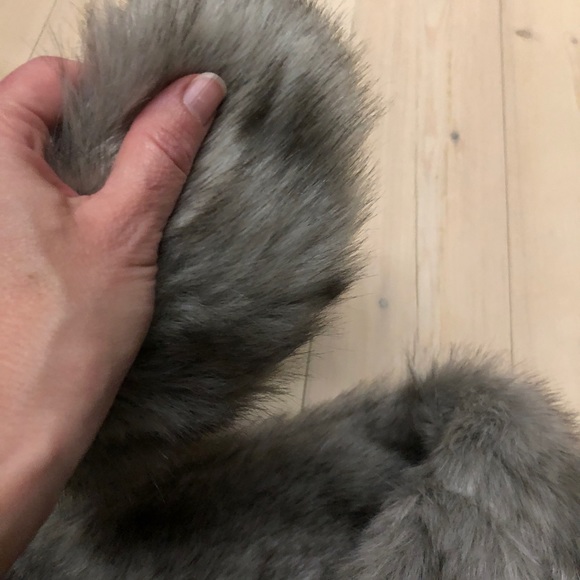 Parkhurst three piece faux fur set, gloves, scarf and head warmer - Picture 6 of 8